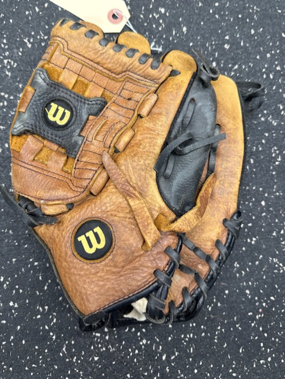 Wilson A2445  fielders glove.  11".  RH